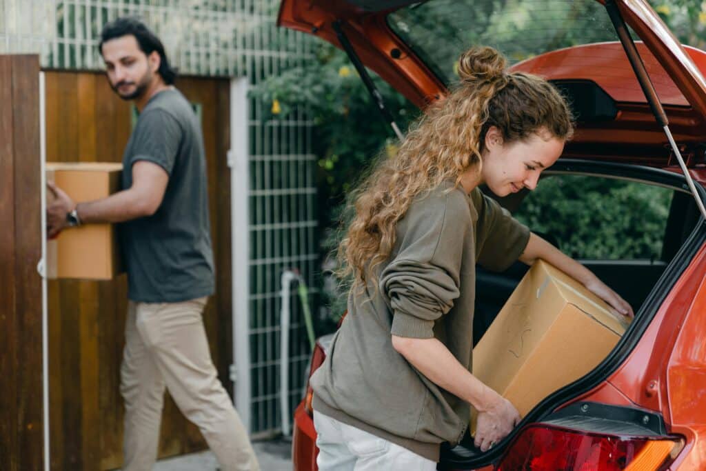 student moving into her apartment